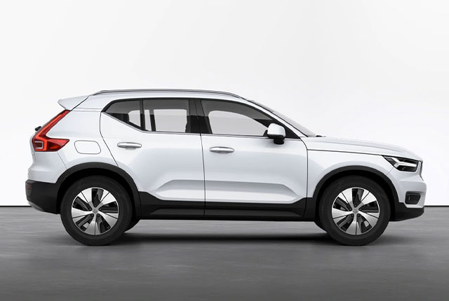 XC40-RECHARGE_bianco_foto3.jpg